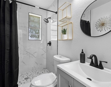 2600 S Crystal Lake Drive - Photo Thumbnail 16