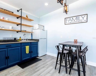 4401 Lenmore Street - Photo Thumbnail 17