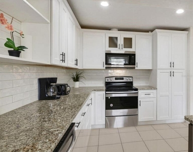 1202 Princeton Rd - Photo Thumbnail 12