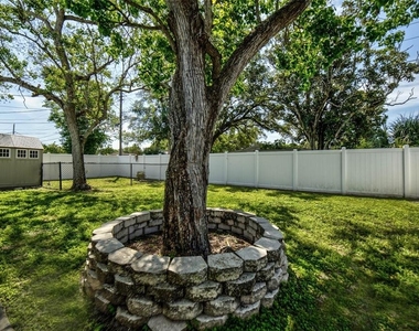 2227 Rose Lane - Photo Thumbnail 17