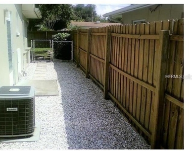 2227 Rose Lane - Photo Thumbnail 15