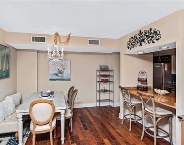1212 Benjamin Franklin Drive - Photo Thumbnail 8