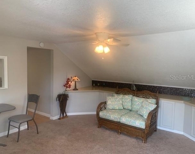 211 W Bay Avenue - Photo Thumbnail 2