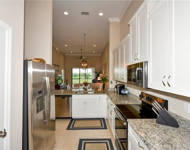 13732 Messina Loop - Photo Thumbnail 21