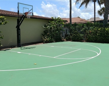2400 S Ocean Drive - Photo Thumbnail 31