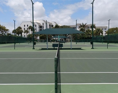 2400 S Ocean Drive - Photo Thumbnail 23