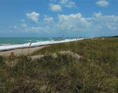2400 S Ocean Drive - Photo Thumbnail 27