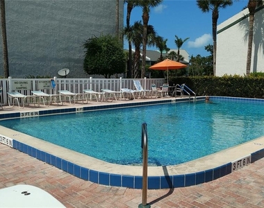 2400 S Ocean Drive - Photo Thumbnail 40