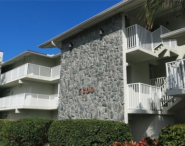 2400 S Ocean Drive - Photo Thumbnail 5