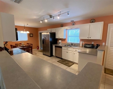 1808 N Peninsula Avenue - Photo Thumbnail 4