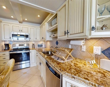 4849 Saxon Drive - Photo Thumbnail 7