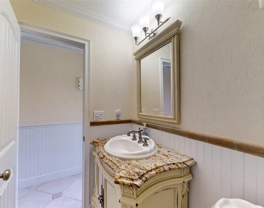4849 Saxon Drive - Photo Thumbnail 4