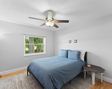 909 Bentwood Lane - Photo Thumbnail 12