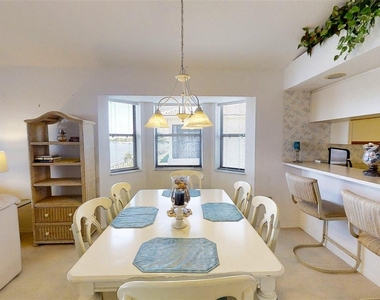 448 Bouchelle Drive - Photo Thumbnail 13
