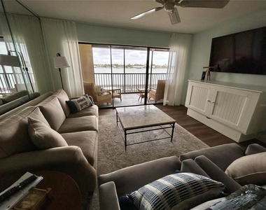 446 Bouchelle Drive - Photo Thumbnail 14
