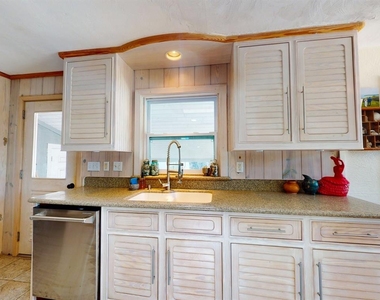 207 Kirkland Road - Photo Thumbnail 12