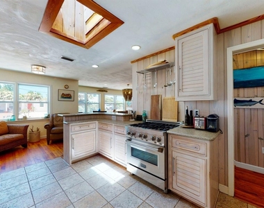207 Kirkland Road - Photo Thumbnail 14