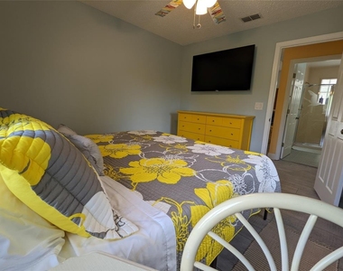 203 Canova Drive - Photo Thumbnail 7