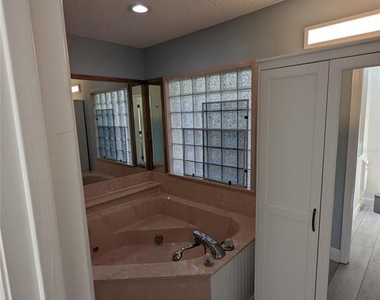 203 Canova Drive - Photo Thumbnail 14