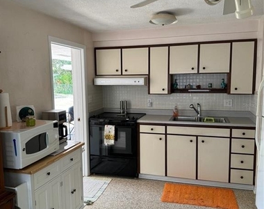 814 E 10th Avenue - Photo Thumbnail 3