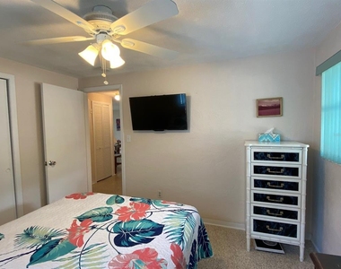 814 E 10th Avenue - Photo Thumbnail 7