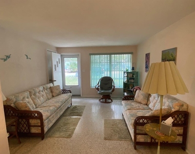 814 E 10th Avenue - Photo Thumbnail 2
