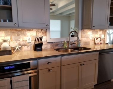1011 Hill Street - Photo Thumbnail 38
