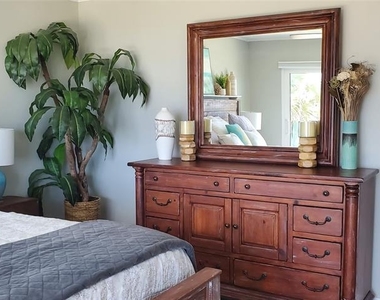 1011 Hill Street - Photo Thumbnail 18