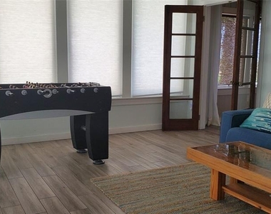1011 Hill Street - Photo Thumbnail 12