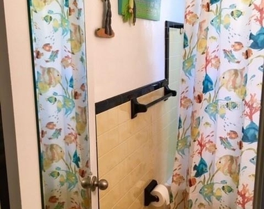 411 S Pine Street - Photo Thumbnail 10