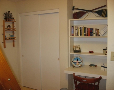 411 S Pine Street - Photo Thumbnail 13
