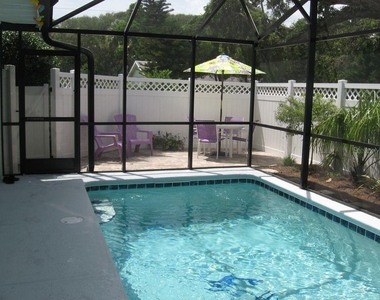 411 S Pine Street - Photo Thumbnail 16