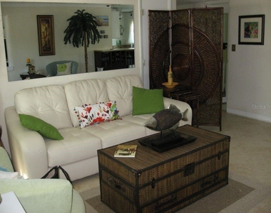 411 S Pine Street - Photo Thumbnail 5
