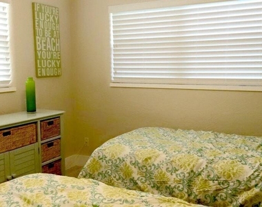 801 E 2nd Avenue - Photo Thumbnail 2