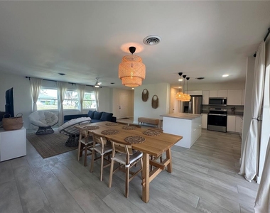 65 Oakland Hills Place - Photo Thumbnail 3