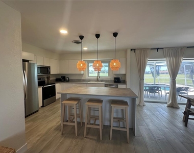 65 Oakland Hills Place - Photo Thumbnail 5
