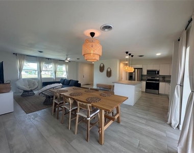 65 Oakland Hills Place - Photo Thumbnail 1