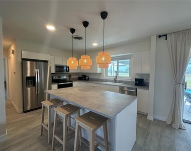 65 Oakland Hills Place - Photo Thumbnail 8