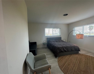 65 Oakland Hills Place - Photo Thumbnail 10