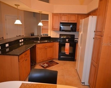 900 Gardens Edge Drive - Photo Thumbnail 2