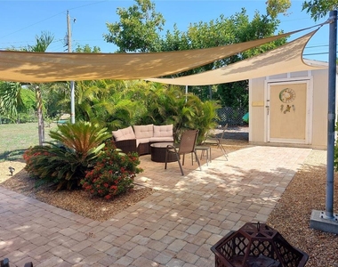 1541 Crest Drive - Photo Thumbnail 22