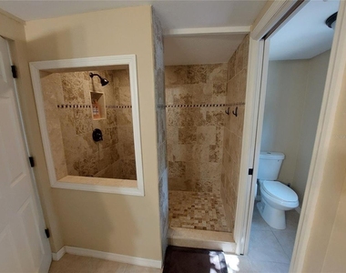 1541 Crest Drive - Photo Thumbnail 9
