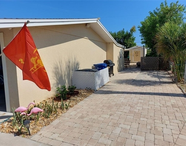 1541 Crest Drive - Photo Thumbnail 21