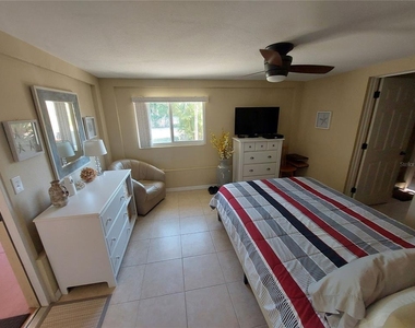 1541 Crest Drive - Photo Thumbnail 6