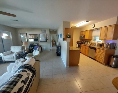 1541 Crest Drive - Photo Thumbnail 3