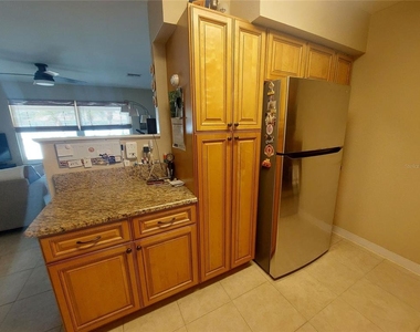 1541 Crest Drive - Photo Thumbnail 5