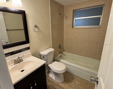 2111 Forked Creek Drive - Photo Thumbnail 7