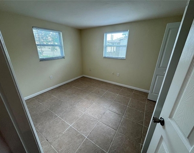 2111 Forked Creek Drive - Photo Thumbnail 10