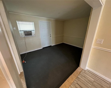 2111 Forked Creek Drive - Photo Thumbnail 5