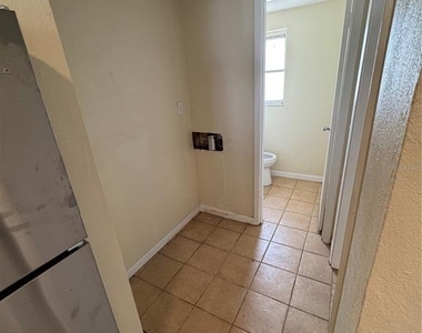 2111 Forked Creek Drive - Photo Thumbnail 4